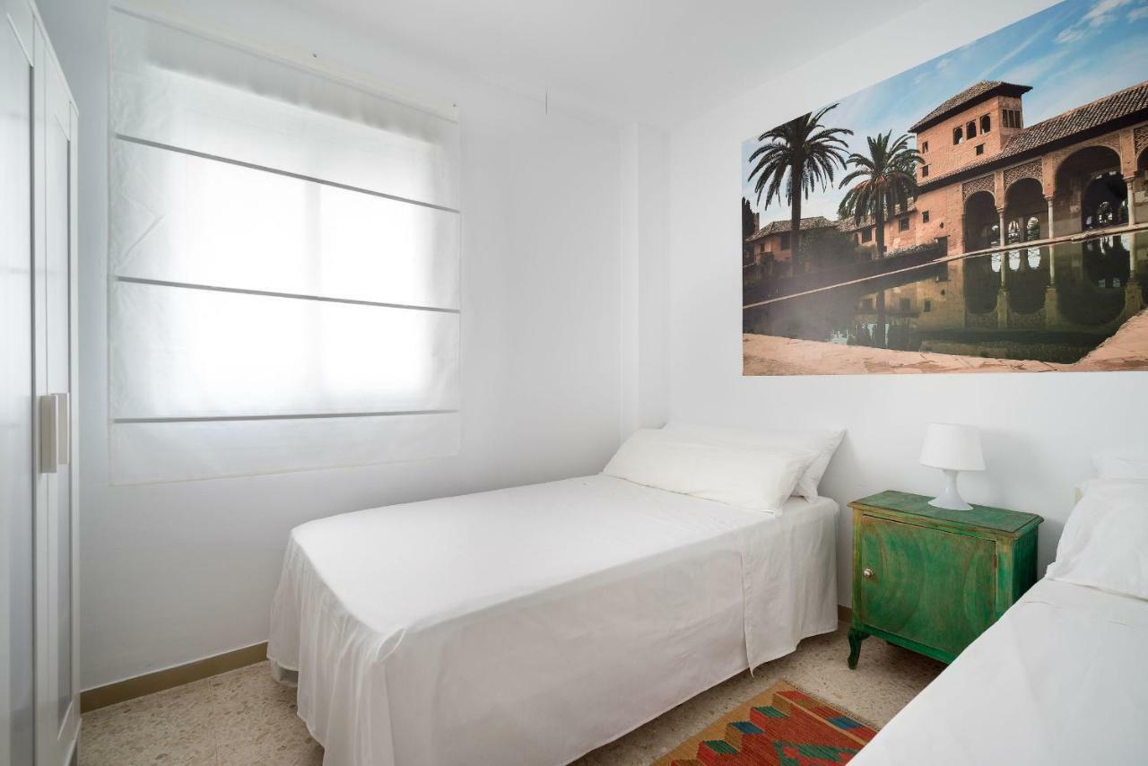 Arcos Beach Infostays - Free Parking Малага Екстер'єр фото